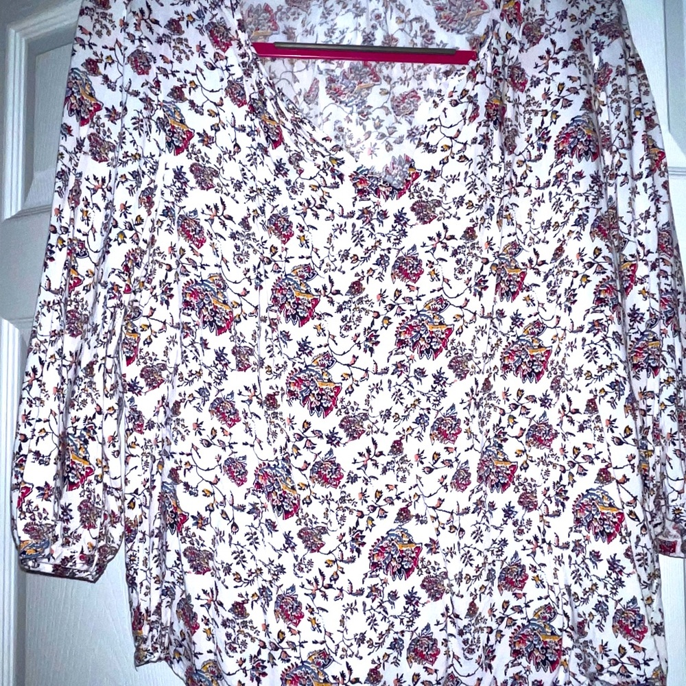 White 1/4 sleeve top with multi color floral print